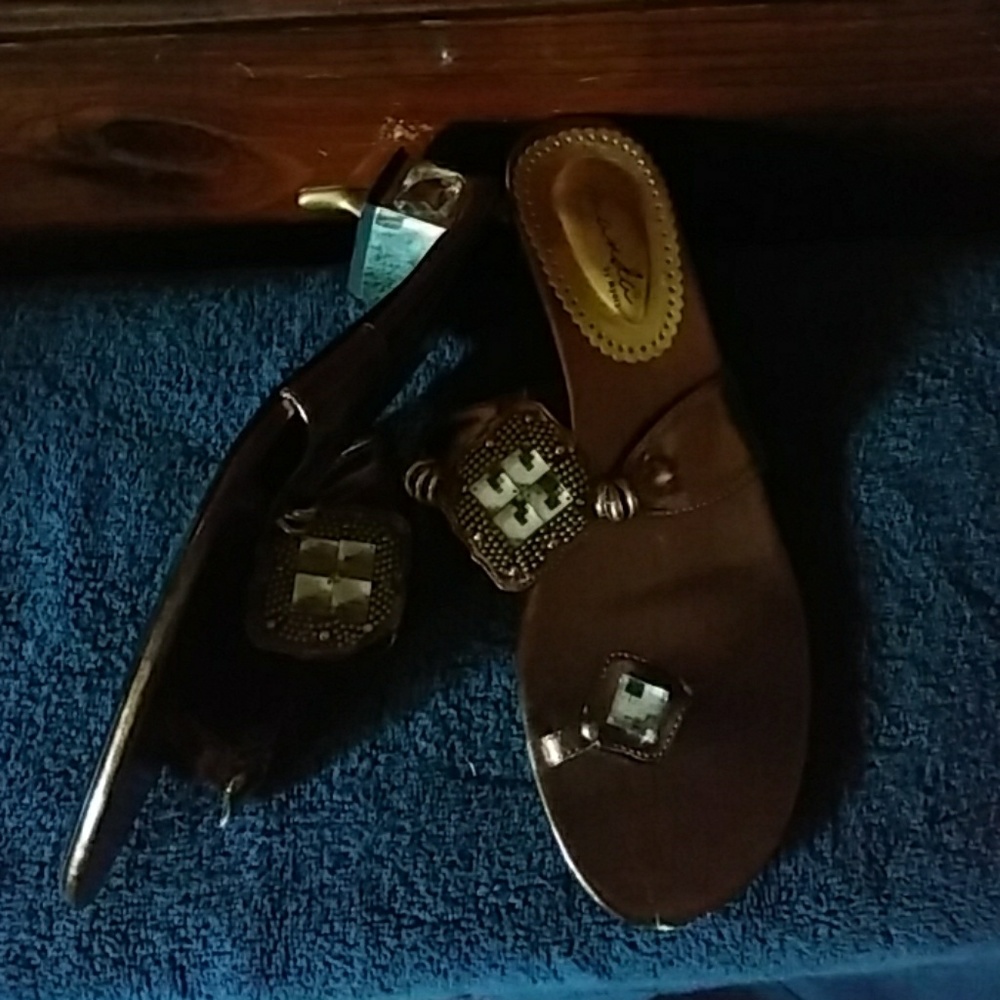 Bronze and Rhinestone Embossed Sandals - Picture 3 of 6